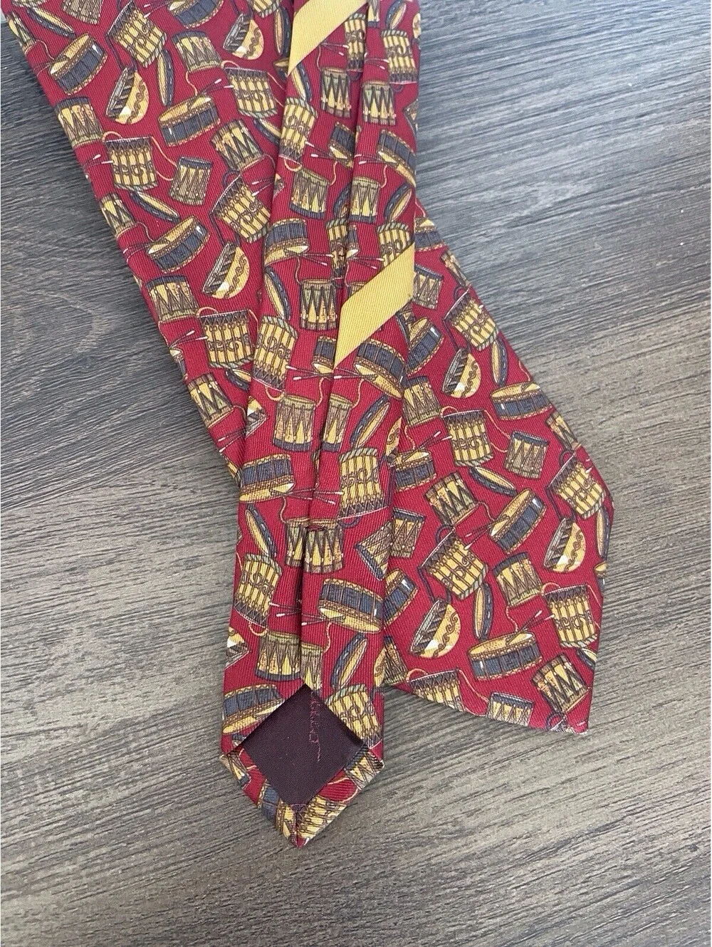 Salvadore Ferraragamo Neck Tie Made in Italy Burgundy Drum Design